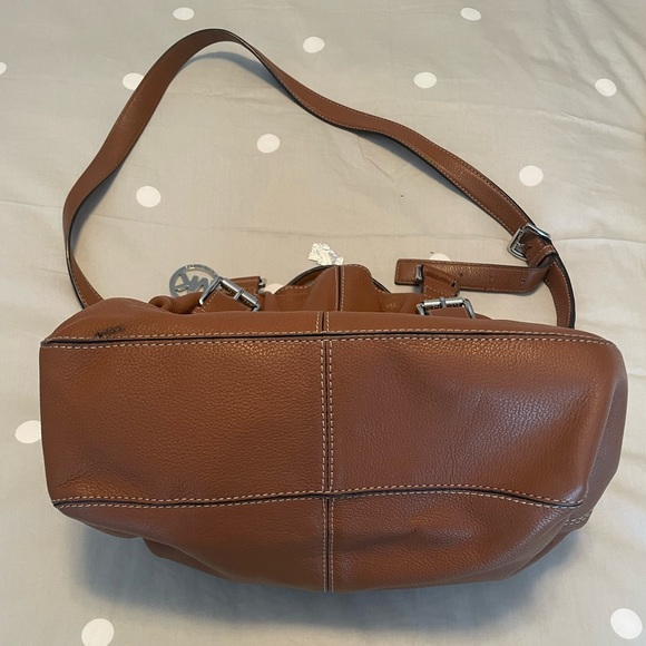 Michael Kors leather handbag w/matching wallet - Picture 16 of 16